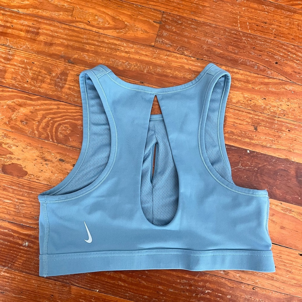 Nike Keyhole Sports Bra